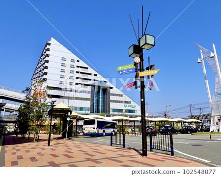 Hanshin Railway Deyashiki Station, the view of the rotary in front of the station on the north side of the east exit, Amagasaki City, Hyogo Prefecture Hanshin Railway Deyashiki Station, the view of the rotary in front of the station on the north side of the east exit, Amagasaki City, Hyogo Prefecture 102548077
