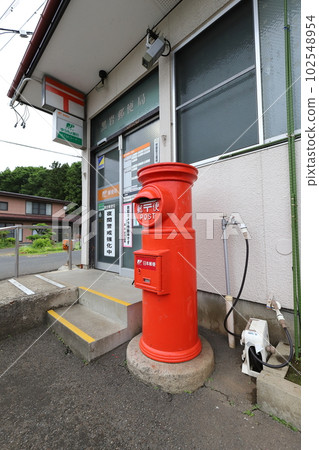 岩手縣，北上，圓形郵箱的風景（黑岩郵局） 102548954