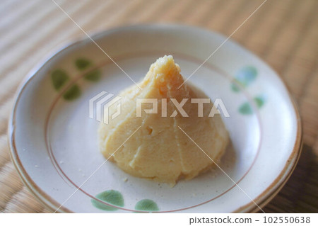 Miso served on a plate 102550638
