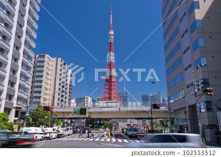 《東京》城市景觀與東京塔/初夏的東京城市風光 102553512