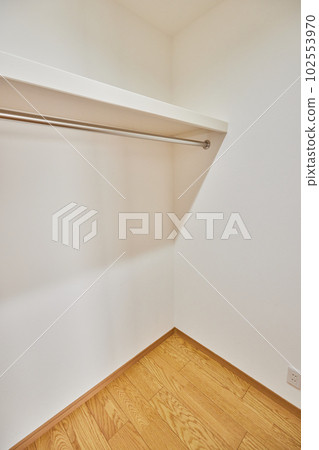 步入式衣帽間 102553970
