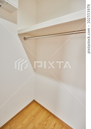 步入式衣帽間 102553976