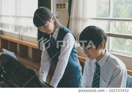 piano, pianoforte, pianos 102555432