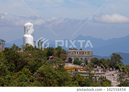 Buddha statue at the Linh Ung Pagoda in Ba Na Hills 102558456