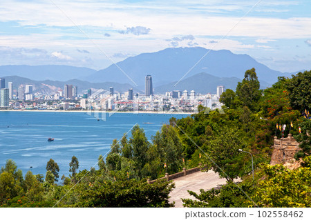 Da Nang seen from the Linh Ung Pagoda 102558462