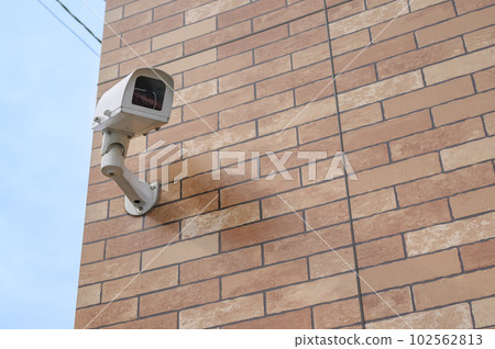 安全攝像頭安裝在室外 102562813
