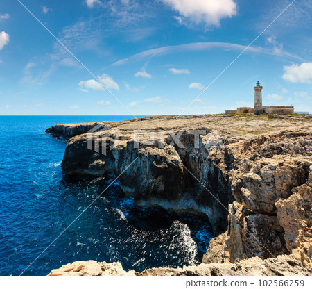 Capo Murro di Porco lighthouse, Syracuse, Sicily, Italy Capo Murro di Porco lighthouse, Syracuse, Sicily, Italy 102566259