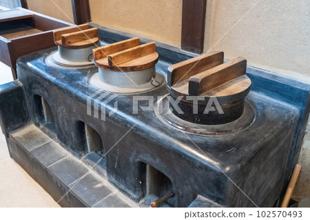 Kamado和一個鍋 102570493