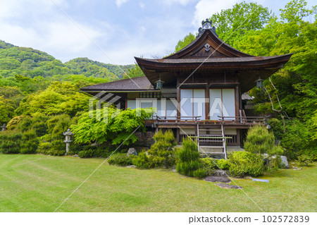 Okochi Sanso Garden Daijokaku Season of fresh greenery (Saga, Ukyo Ward, Kyoto City) Okochi Sanso Garden Daijokaku Season of fresh greenery (Saga, Ukyo Ward, Kyoto City) 102572839