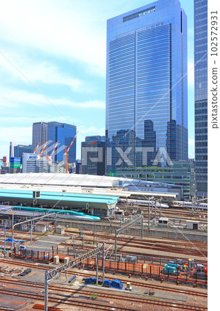 東京東京站進出站的電車風景 102572931