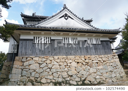 仰望備中松山城的天守閣 仰望備中松山城的天守閣 102574490