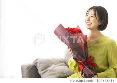 女人被給予一束 女人被給予一束 102575217