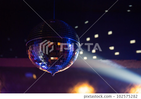 Mirror ball 102575282