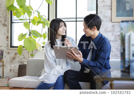 看片的女孩 看片的女孩 102581781