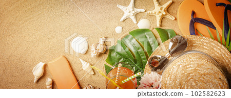 Woman's beach accessories 102582623