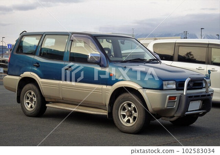 汽車形象 1990's Nissan car Nissan Mistral 汽車形象 1990's Nissan car Nissan Mistral 102583034