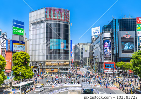 Tokyo cityscape in Japan Summer days in various places … the warmth of late May in the city center. One month has passed since personal judgment, more people without ma = 19 days Tokyo cityscape in Japan Summer days in various places … the warmth of late May in the city center. One month has passed since personal judgment, more people without ma = 19 days 102583722
