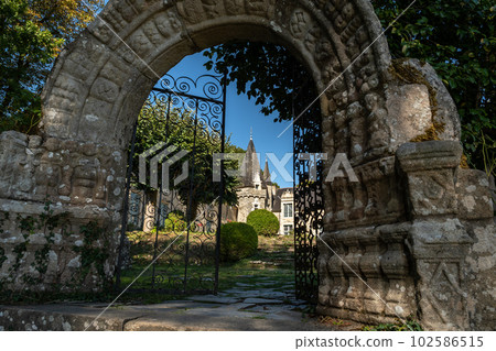 Chateau And Castle Of Picturesque Village Rochefort En Terre In The Department Of Morbihan In Brittany, France 102586515