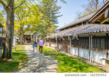 Double roofs of Sankyo Warehouse No. 6 and No. 5 and Mii Inari Shrine 102593452
