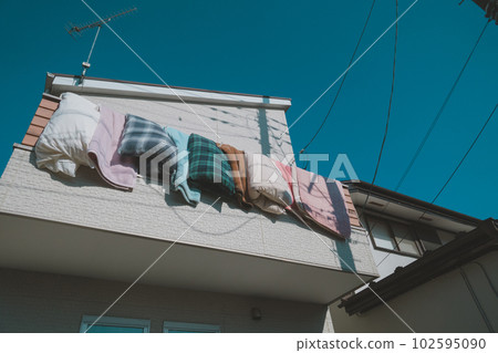 veranda, drying a futon, dry 102595090