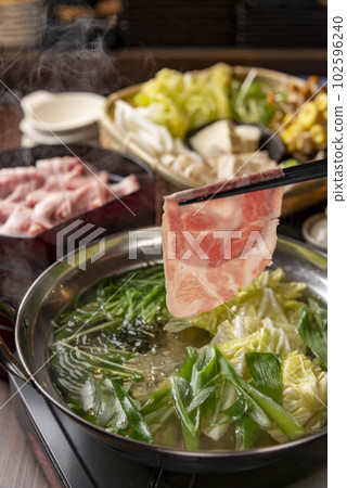 豬肉涮鍋 102596240