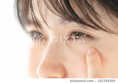 Female eyes up Female eyes up 102599164