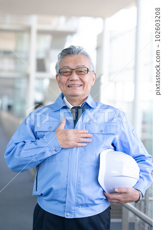 工作服的老人 102603208