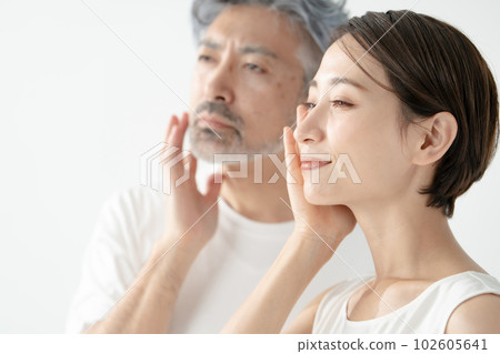 Beauty men and women moisture 102605641