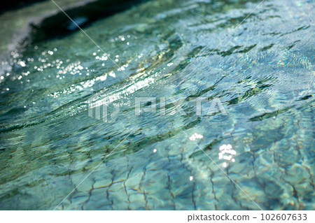 Image of hot springs, open-air baths, and large public baths 102607633