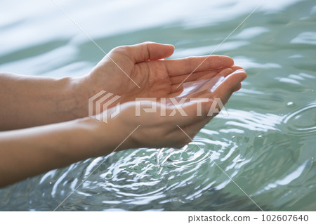 溫泉、露天浴池、大浴場的形象 溫泉、露天浴池、大浴場的形象 102607640