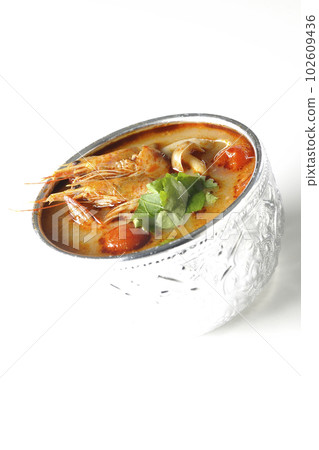 Shoot Tom Yum Goong, one of the world's three major soups, against a white background 102609436