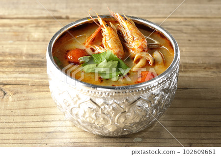 Tom Yum Goong, one of the world's three major soups 102609661