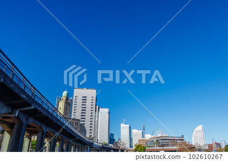 [Cityscape of Kanagawa] Cityscape of Minatomirai seen from Yokohama Elephant Nose Park 102610267