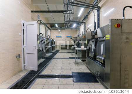Industrial Washing in public shop, business and laundry 102613044