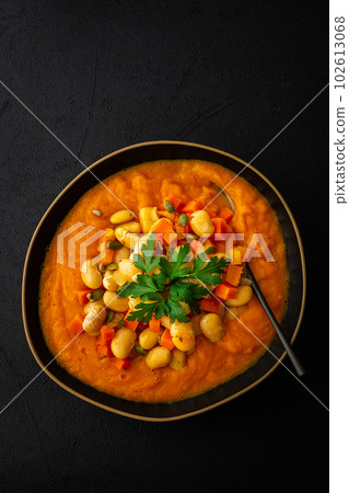 Bean and vegetable soup 102613068