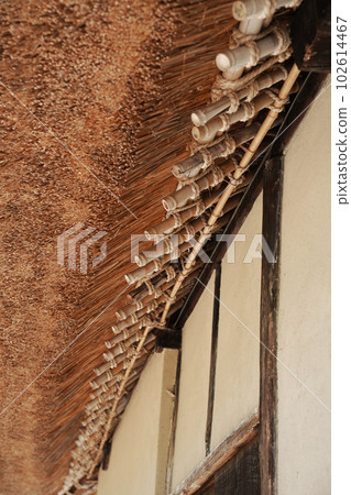 Thatched roof of an old folk house Thatched roof of an old folk house 102614467