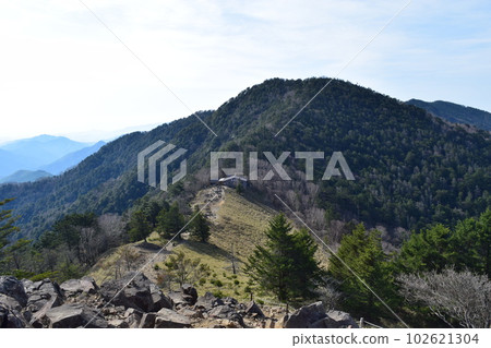 Mountain hut "Keizanso" on the Daibosatsu Pass Mountain hut "Keizanso" on the Daibosatsu Pass 102621304