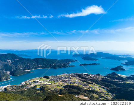 Aerial view: Superb view from Kuratake Shrine in Amakusa, Kumamoto Prefecture, sea and Goshoura Island 102622199