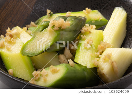 Asparagus with Peanuts Asparagus with Peanuts 102624009