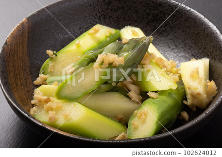 Asparagus with Peanuts Asparagus with Peanuts 102624012