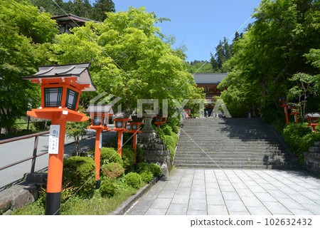 京都市左京區鞍馬寺的綠化，院內入口的石階 102632432