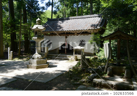 The verdant Kurama-dera Temple, Okunoin Maou-do, Sakyo-ku, Kyoto The verdant Kurama-dera Temple, Okunoin Maou-do, Sakyo-ku, Kyoto 102633566