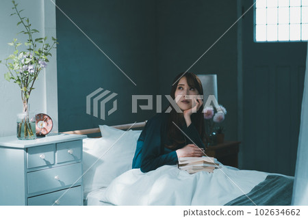 bed, beds, reading 102634662