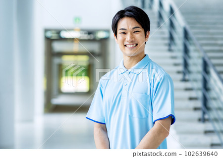 照顧者男性 102639640
