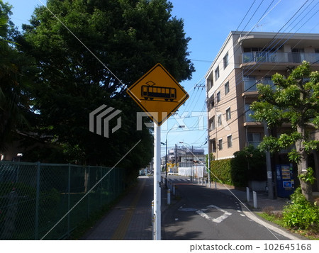 道路標誌 道路標誌 102645168