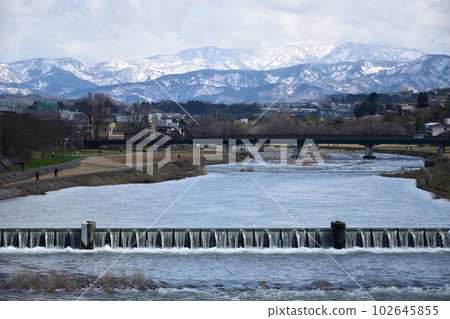 塞河春景 102645855