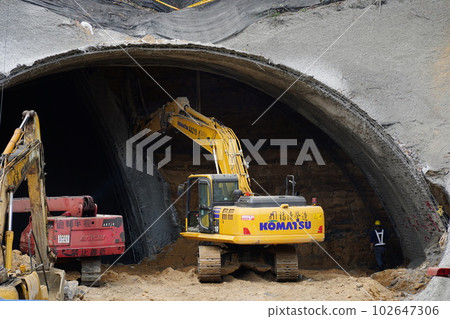 tunnel excavation 102647306