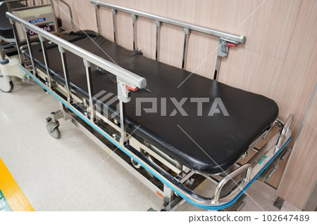 醫院病床 醫院病床 102647489