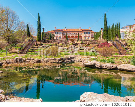 Sunny view of building in Tulsa Botanic Garden 102651012