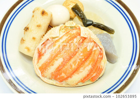 Oden with crab 102653895